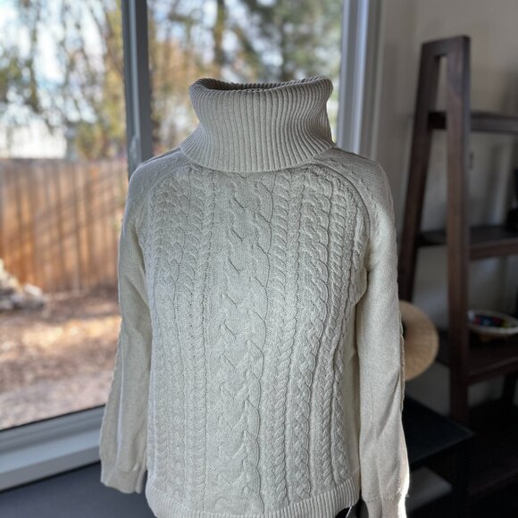 Tommy Bahama Women’s L Sparkle Knit Cream Turtleneck Sweater Metallic Accents - Picture 4 of 7